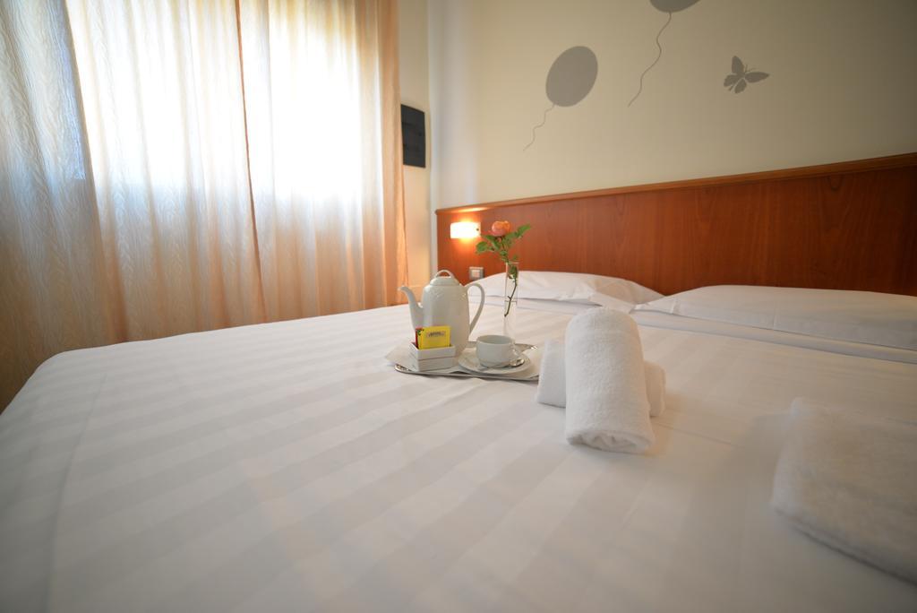 Leonardo Hotel Parma Exteriör bild
