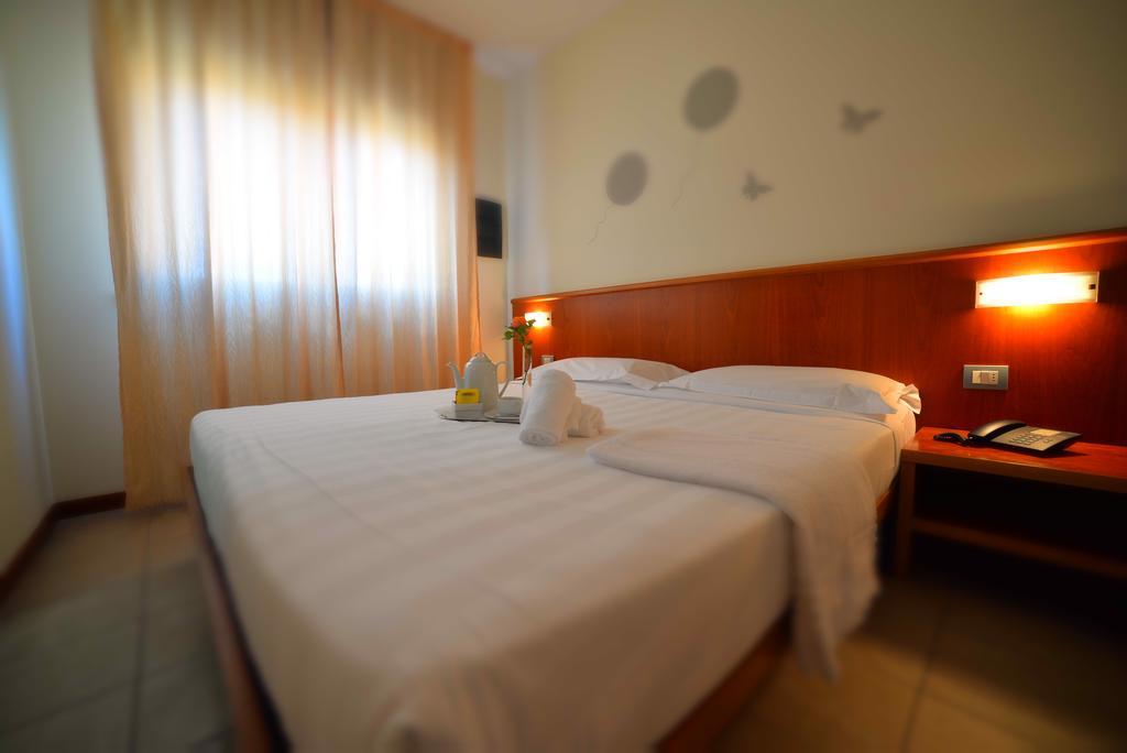Leonardo Hotel Parma Exteriör bild