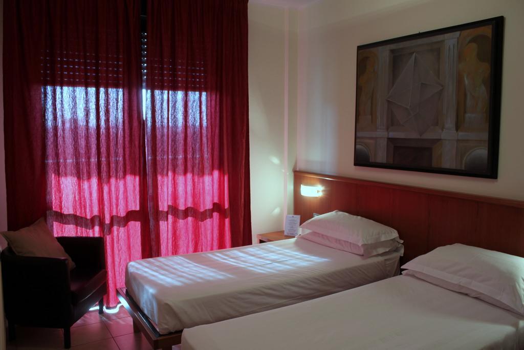 Leonardo Hotel Parma Exteriör bild