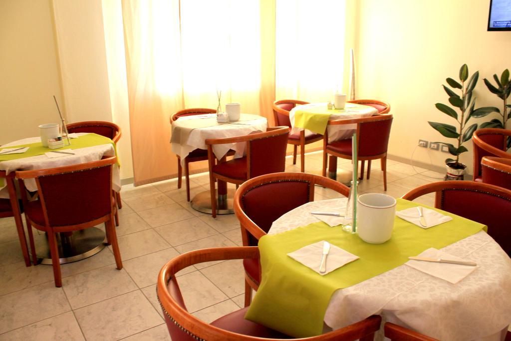 Leonardo Hotel Parma Exteriör bild