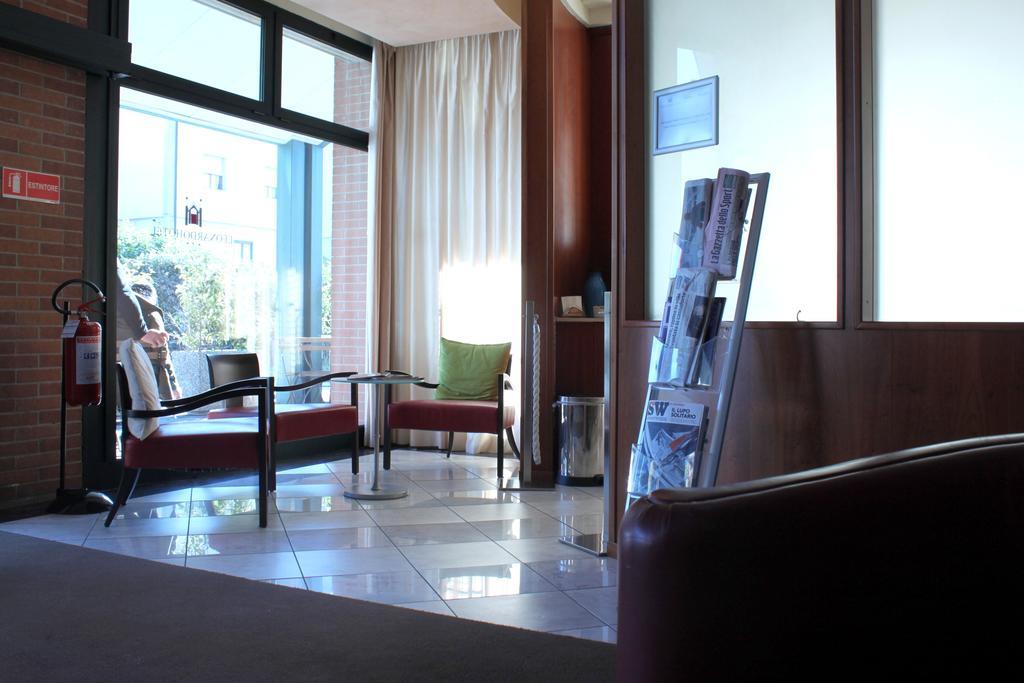 Leonardo Hotel Parma Exteriör bild