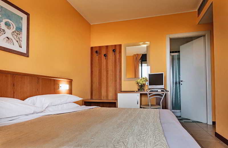 Leonardo Hotel Parma Exteriör bild