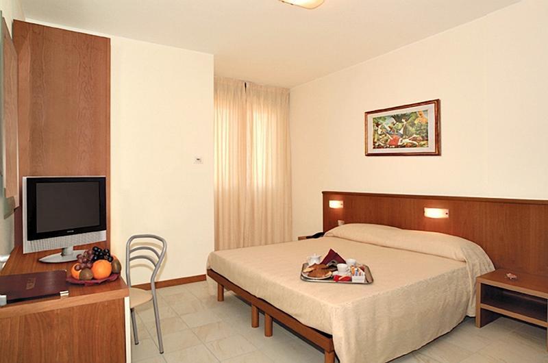 Leonardo Hotel Parma Exteriör bild