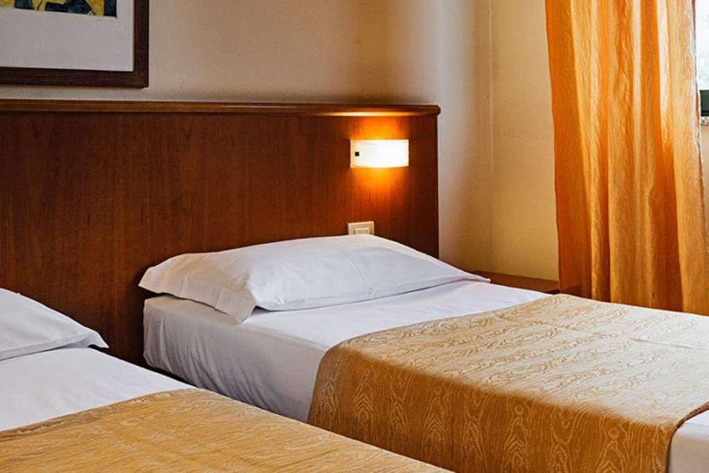 Leonardo Hotel Parma Rum bild