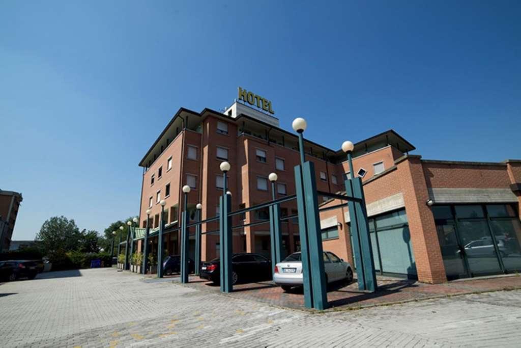Leonardo Hotel Parma Exteriör bild