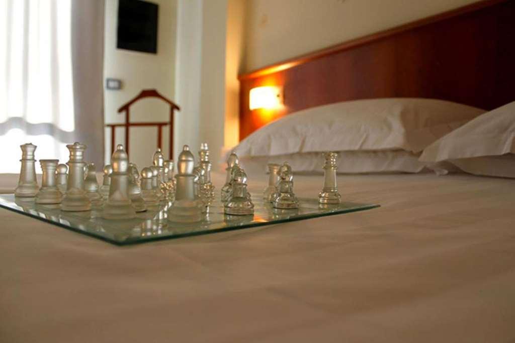 Leonardo Hotel Parma Rum bild